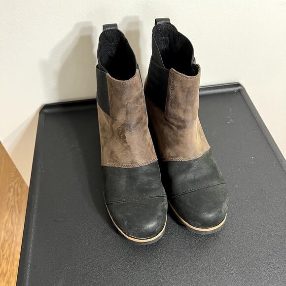 Sorel Addington Chelsea Ankle Boot - Picture 2 of 7